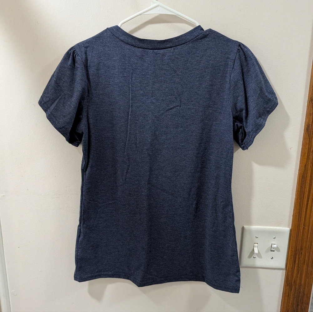 New Women's M Blue Tshirt - Picture 2 of 3